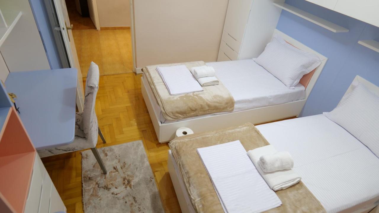City Center Apartment Niko 04 티라나 외부 사진