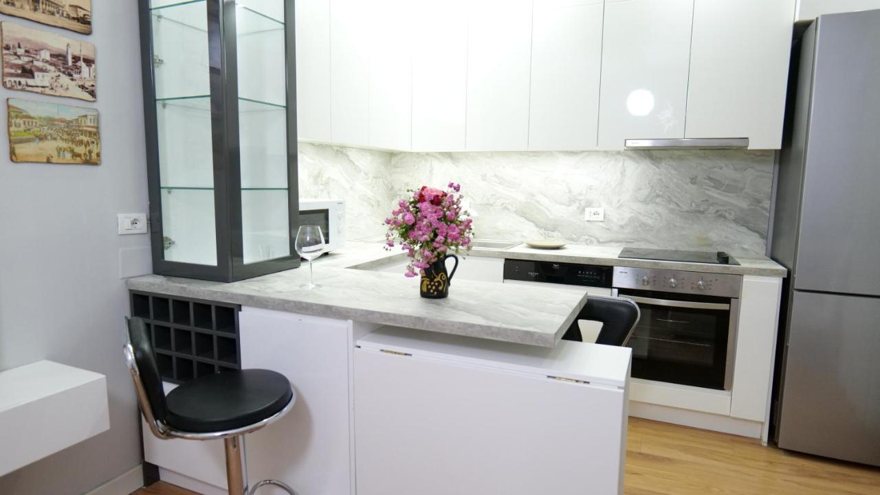 City Center Apartment Niko 04 티라나 외부 사진