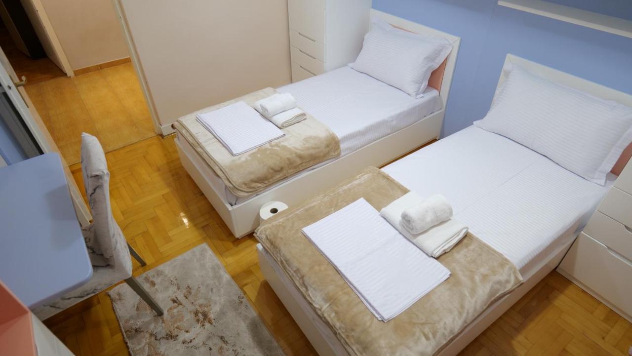 City Center Apartment Niko 04 티라나 외부 사진