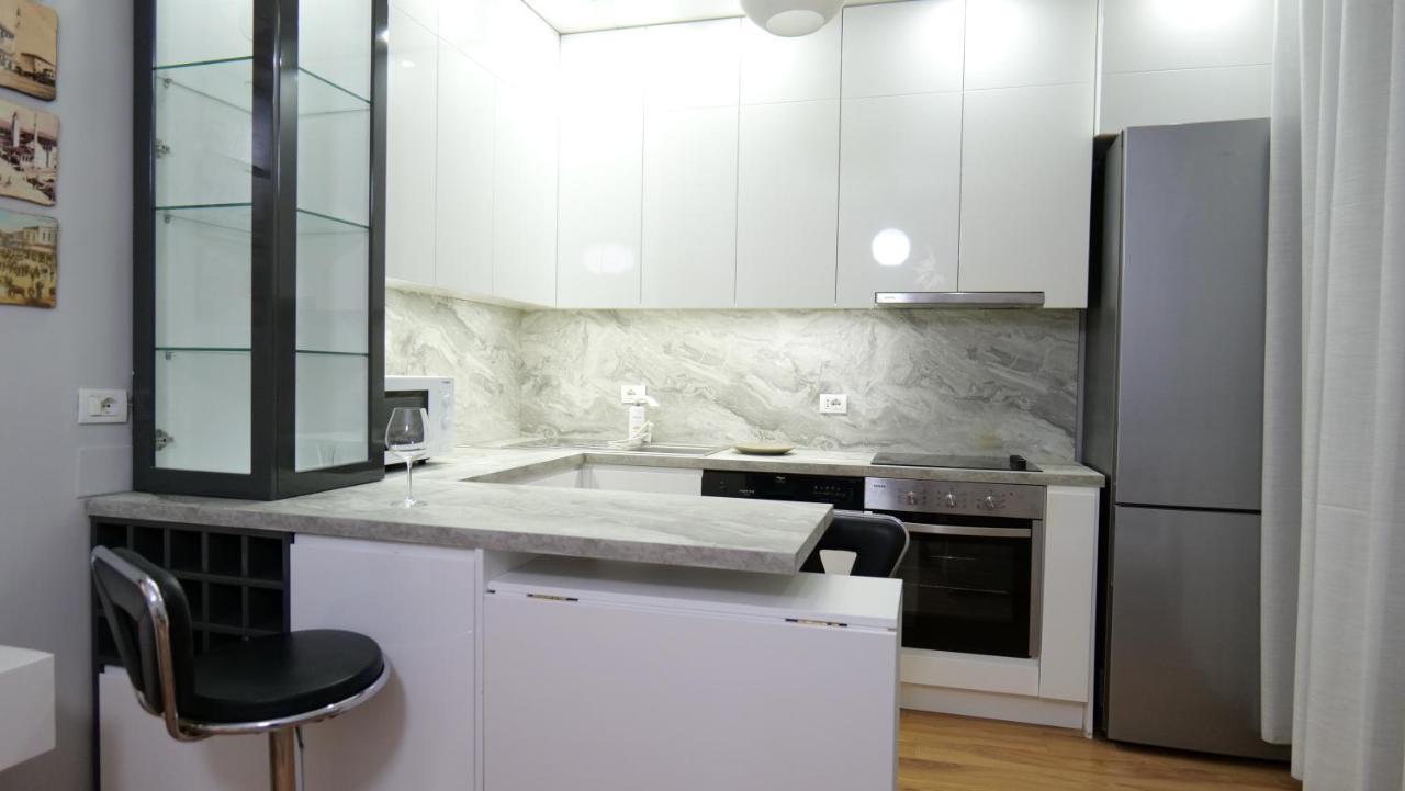 City Center Apartment Niko 04 티라나 외부 사진