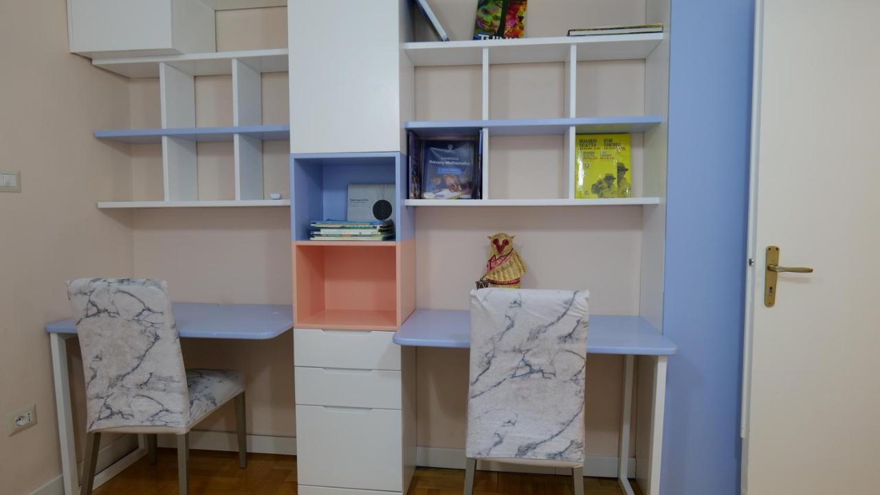 City Center Apartment Niko 04 티라나 외부 사진